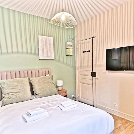 Au Centre De 14eme - Ii Apartment