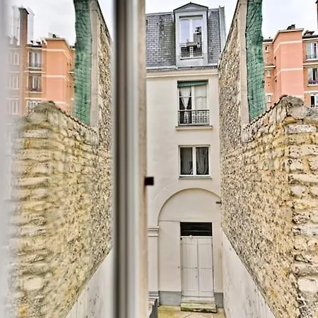 Au Centre De 14eme - Ii *